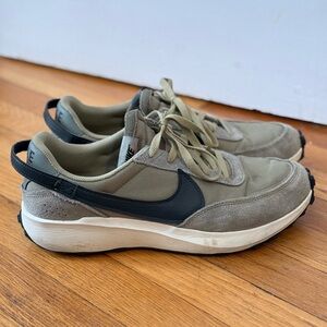 Nike Men’s Waffle Debut SE Shoes Size 12 Olive Green